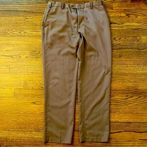Jos A Bank Ledbetter Golf Khaki Pants